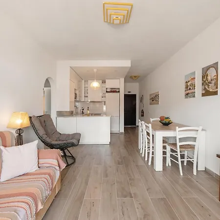 Superb Wow View - 200 Mts - Center 10 Min W. Apartment